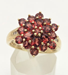 2224 Vintage: 9ct Gold Large 21 Almandine Garnets  Floral Cluster Ring