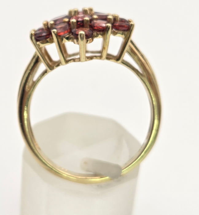 6414 Vintage: 9ct Gold Large 21 Almandine Garnets  Floral Cluster Ring