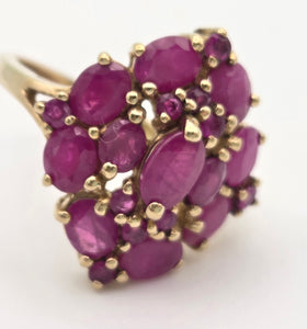 2237 Vintage: 9ct Gold 21 Rubies Statement Cluster Ring- Wow