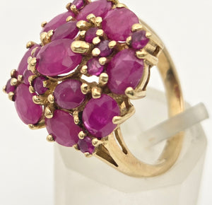 2237 Vintage: 9ct Gold 21 Rubies Statement Cluster Ring- Wow