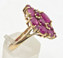 Cargar imagen en el visor de la galería, 2237 Vintage: 9ct Gold 21 Rubies Statement Cluster Ring- Wow
