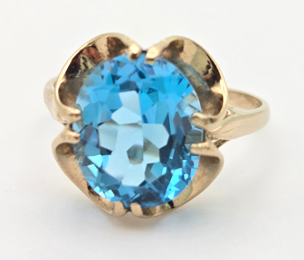 Vintage: 9ct Gold Faceted Cut Swiss Blue Topaz ring - From 1976