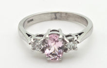 Cargar imagen en el visor de la galería, 2243 Vintage; 9ct White Gold Pink Morganites Daimons 3-Stone Ring
