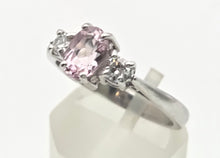 Cargar imagen en el visor de la galería, 2243 Vintage; 9ct White Gold Pink Morganites Daimons 3-Stone Ring
