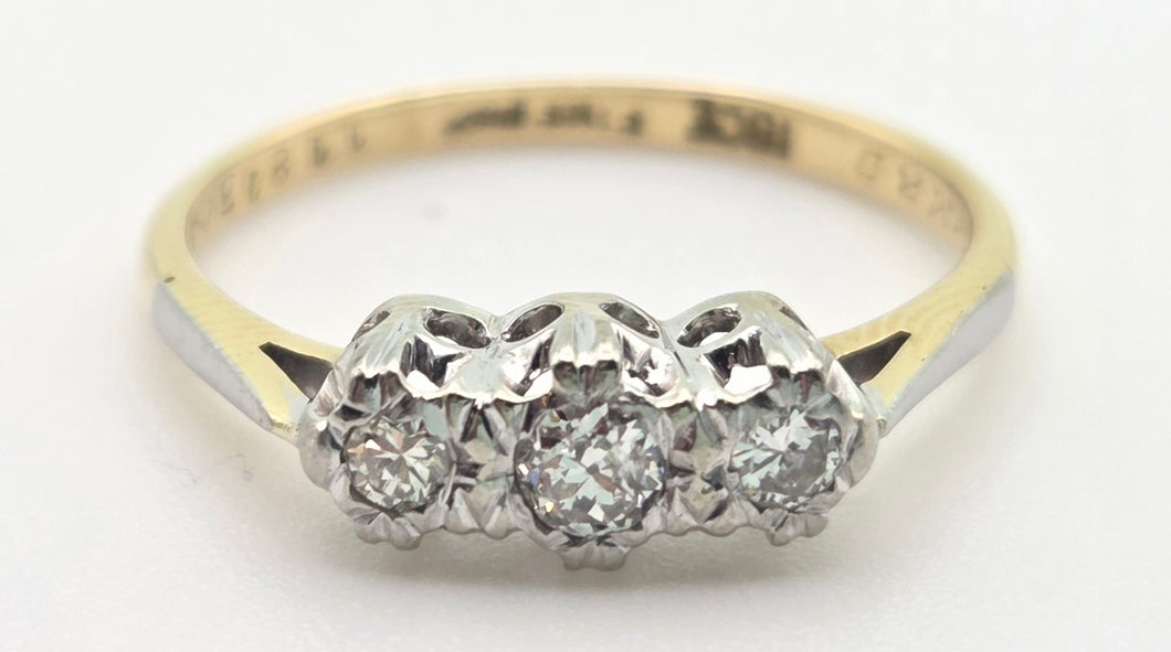 Antique: 18ct Gold  Natural Round Full Cut  Diamonds 3-Stone Ring