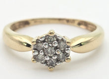 Cargar imagen en el visor de la galería, 2264 Vintage: Petite 9ct Gold  Natural Diamonds Star Cluster Ring
