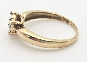 2264 Vintage: Petite 9ct Gold  Natural Diamonds Star Cluster Ring