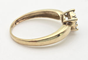 2264 Vintage: Petite 9ct Gold  Natural Diamonds Star Cluster Ring