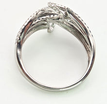 Cargar imagen en el visor de la galería, 1795 14ct White Gold Blue &amp; White Natural Diamonds Crossover Ring
