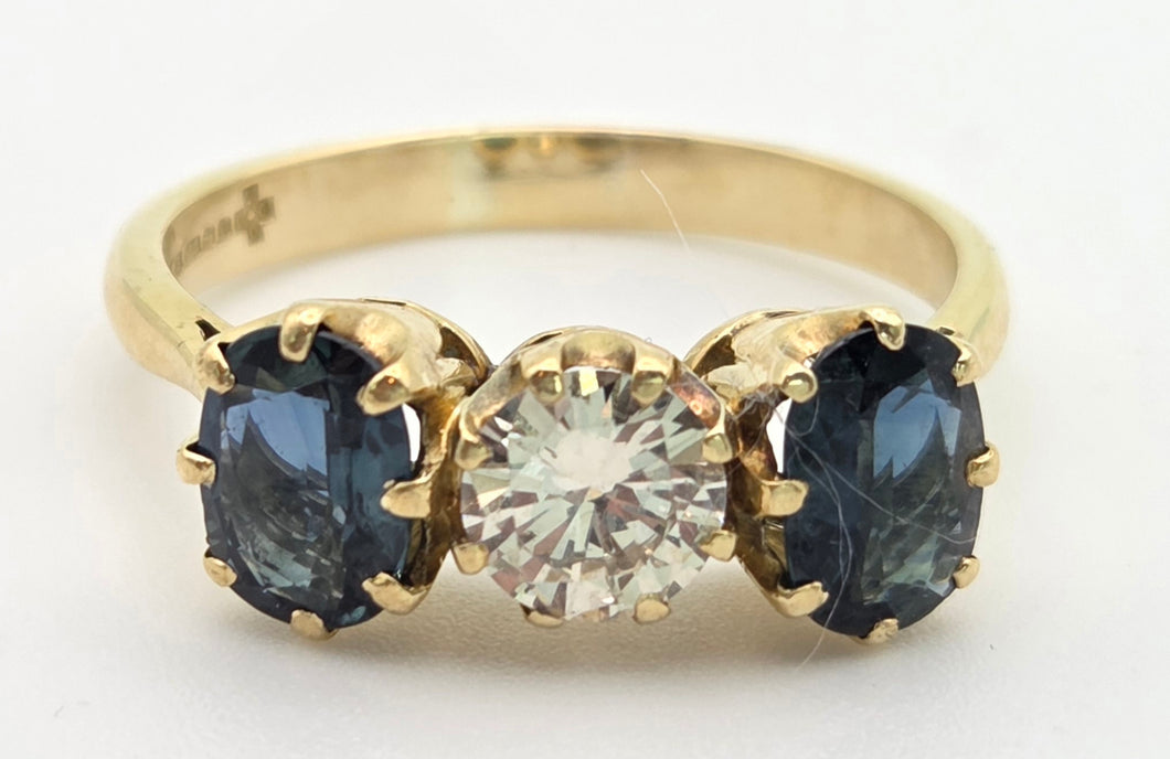 18ct Gold Modern Brilliant Cut Diamond (0.75ct)  Cornflower Blue Sapphires 3-Stone Ring-Exceptional