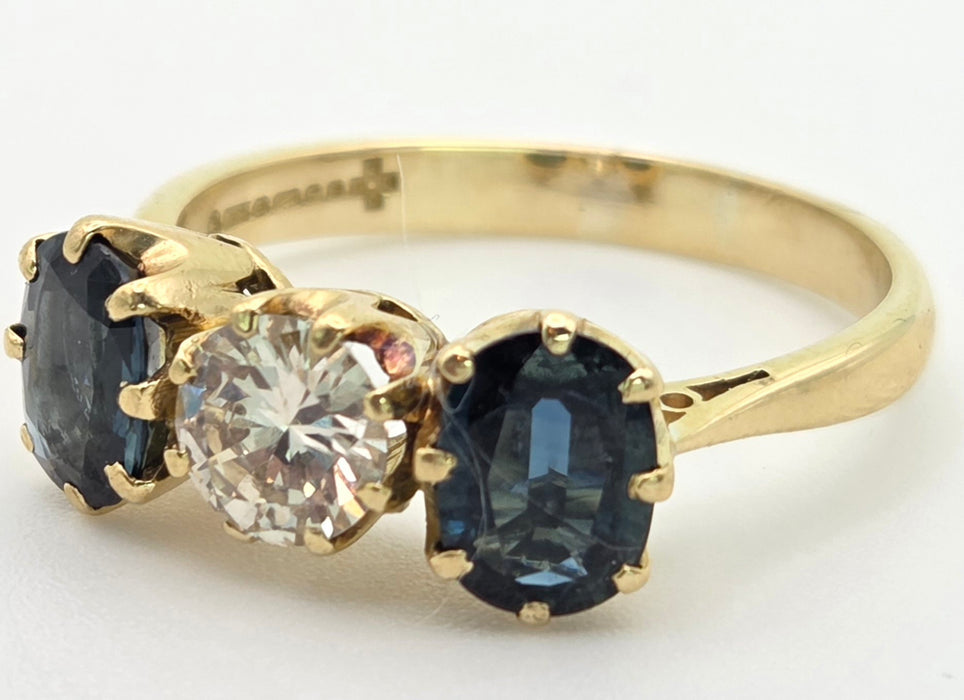 6447 18ct Gold Modern Brilliant Cut Diamond (0.75ct)  Cornflower Blue Sapphires 3-Stone Ring-Exceptional