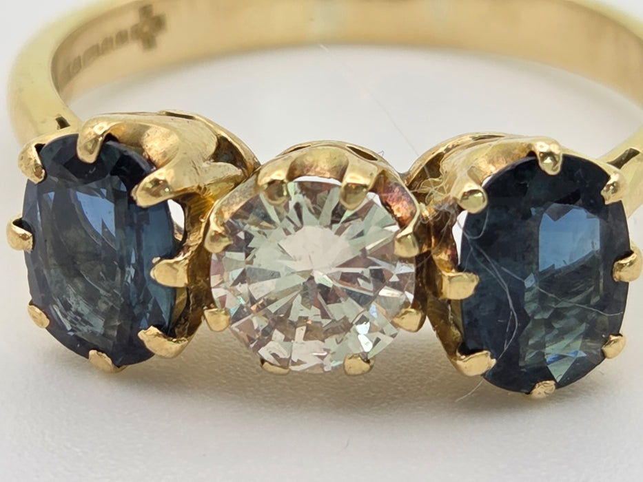 6447 18ct Gold Modern Brilliant Cut Diamond (0.75ct)  Cornflower Blue Sapphires 3-Stone Ring-Exceptional