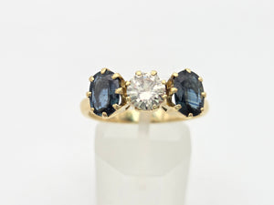 18ct Gold Modern Brilliant Cut Diamond (0.75ct)  Cornflower Blue Sapphires 3-Stone Ring-Exceptional