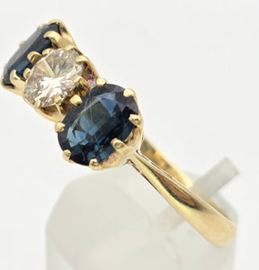 18ct Gold Modern Brilliant Cut Diamond (0.75ct)  Cornflower Blue Sapphires 3-Stone Ring-Exceptional
