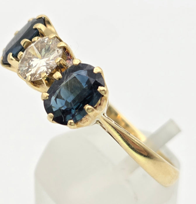 6447 18ct Gold Modern Brilliant Cut Diamond (0.75ct)  Cornflower Blue Sapphires 3-Stone Ring-Exceptional