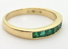Cargar imagen en el visor de la galería, 2155 18ct Gold 7 Emerald Cut Emeralds Stacker/Half Eternity Ring

