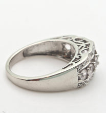 Cargar imagen en el visor de la galería, 2171 Vintage: 9ct White Gold Pink Morganites 24 Natural Diamonds Openwork Ring
