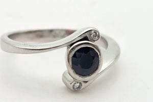 2204 Vintage: 18ct White Gold Blue Sapphire Diamond Bypass Ring