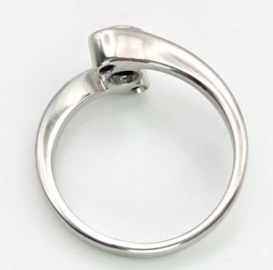 2204 Vintage: 18ct White Gold Blue Sapphire Diamond Bypass Ring