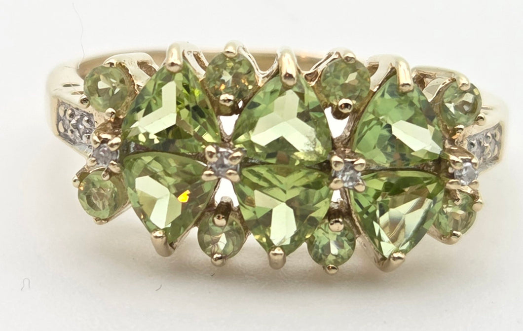 2272 Vintage: 9ct Gold Peridots Natural Diamonds Cluster Ring