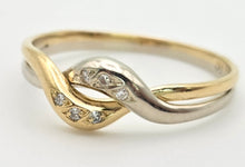 Cargar imagen en el visor de la galería, 2294 Vintage: 18ct Mixed Gold Natural Diamonds Crossover/ Stacker Ring
