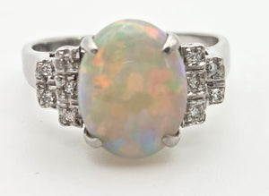 2301 Vintage: 18ct Cabochon White Opal Natural Diamonds Cocktail Ring