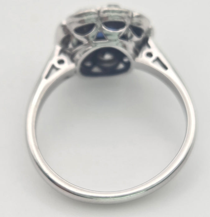 6440 Vintage: 18ct White Gold Ceylon Blue Sapphire Diamonds Cluster Ring
