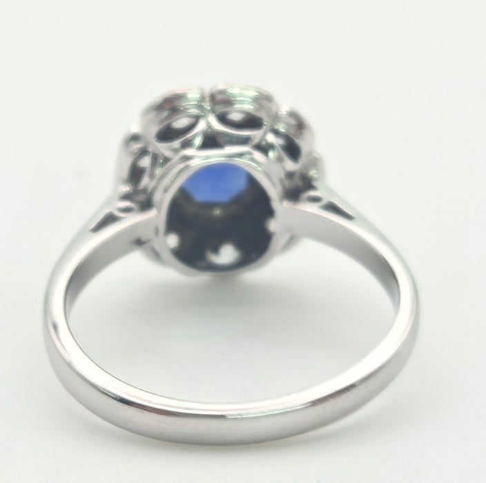 6440 Vintage: 18ct White Gold Ceylon Blue Sapphire Diamonds Cluster Ring