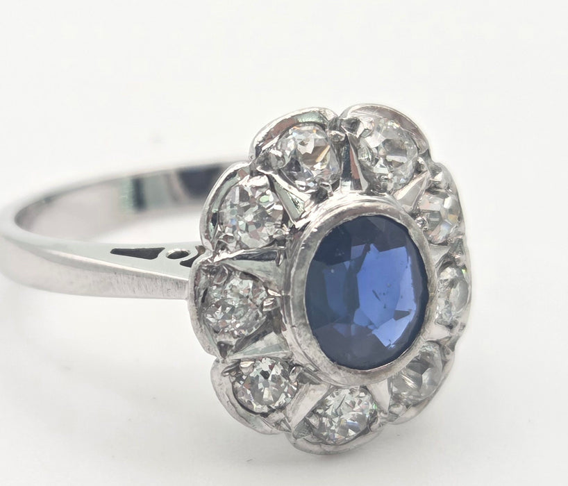 6440 Vintage: 18ct White Gold Ceylon Blue Sapphire Diamonds Cluster Ring