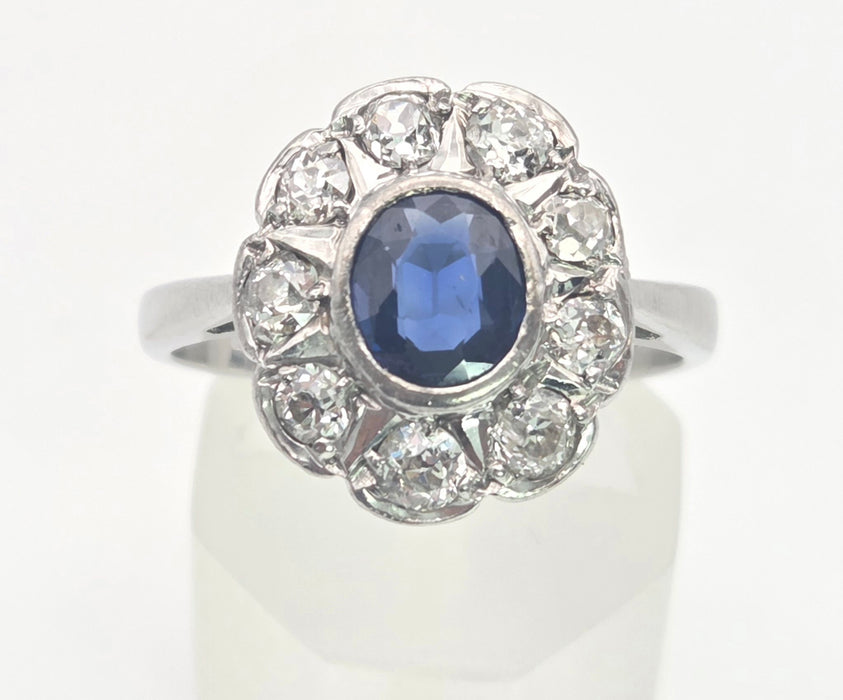 6440 Vintage: 18ct White Gold Ceylon Blue Sapphire Diamonds Cluster Ring