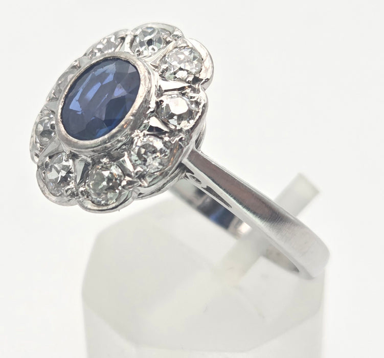 6440 Vintage: 18ct White Gold Ceylon Blue Sapphire Diamonds Cluster Ring