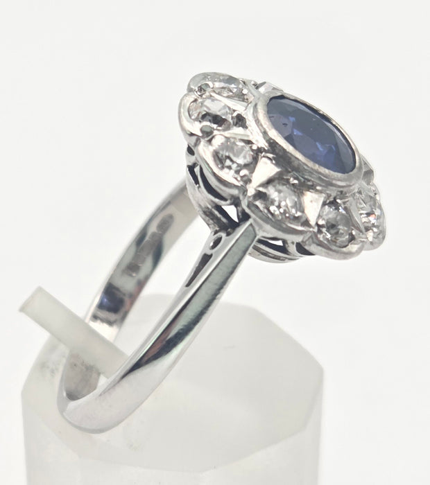 6440 Vintage: 18ct White Gold Ceylon Blue Sapphire Diamonds Cluster Ring
