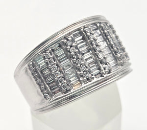 1870 18ct White Gold 87 Natural Sparkling  Diamonds (1.65ct) Statement ring