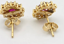 Cargar imagen en el visor de la galería, 2327 Exquisite 18ct Gold Ruby 20 Natural Diamonds (0.8ct) Stud Earrings
