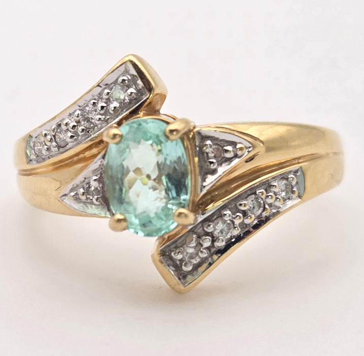 6416: 18ct Gold Blue Aquamarine  Diamonds Bypass Cocktail Ring