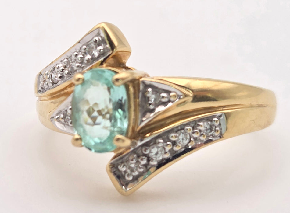 6416: 18ct Gold Blue Aquamarine  Diamonds Bypass Cocktail Ring
