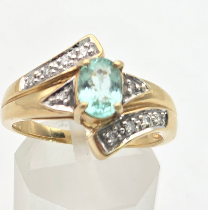 6416: 18ct Gold Blue Aquamarine  Diamonds Bypass Cocktail Ring