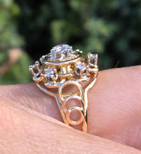Cargar imagen en el visor de la galería, Vintage: 18ct  Gold Brilliant  &amp; Round Cut Natural Diamonds Cluster Ring
