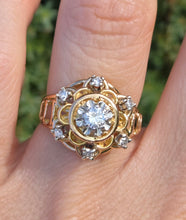 Cargar imagen en el visor de la galería, Vintage: 18ct  Gold Brilliant  &amp; Round Cut Natural Diamonds Cluster Ring
