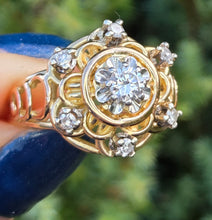 Cargar imagen en el visor de la galería, Vintage: 18ct  Gold Brilliant  &amp; Round Cut Natural Diamonds Cluster Ring
