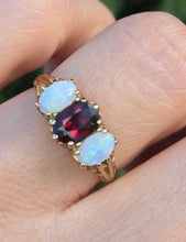 Cargar imagen en el visor de la galería, 2275 Vintage: 9ct Gold Cabochon White Opals Garnet 3-Stone Ring- From 1980
