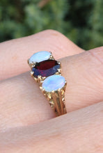 Cargar imagen en el visor de la galería, 2275 Vintage: 9ct Gold Cabochon White Opals Garnet 3-Stone Ring- From 1980
