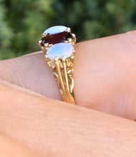 Cargar imagen en el visor de la galería, 2275 Vintage: 9ct Gold Cabochon White Opals Garnet 3-Stone Ring- From 1980
