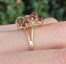Cargar imagen en el visor de la galería, Vintage Abstract 9ct Gold Rubellites Cluster Ring- Remarkable
