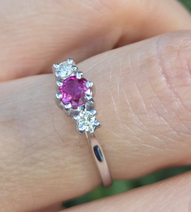 2357: Vintage; 18ct White Gold Ruby Round Full Cut Diamonds 3- Stone Straight Ring- From 1978