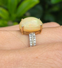 Cargar imagen en el visor de la galería, 2270 Vintage: 9ct Gold Oval cabochon White Opal 20 Natural Diamonds Cocktail Ring
