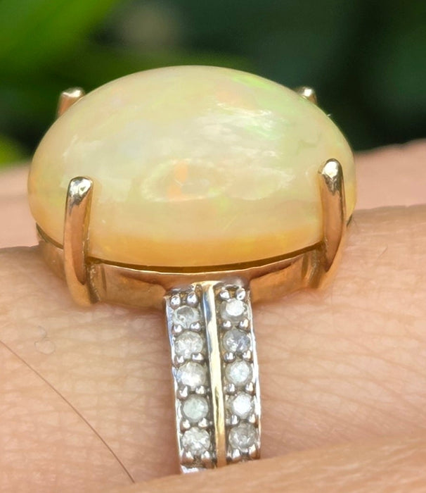 6467 Vintage: 9ct Gold Oval cabochon White Opal 20 Natural Diamonds Cocktail Ring