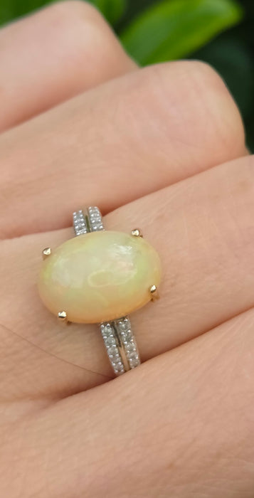 6467 Vintage: 9ct Gold Oval cabochon White Opal 20 Natural Diamonds Cocktail Ring