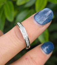 Cargar imagen en el visor de la galería, 1988 Vintage: 18ct White Gold 12 Princess Cut Natural Sparkling Diamonds Half-Eternity/Stacker Ring
