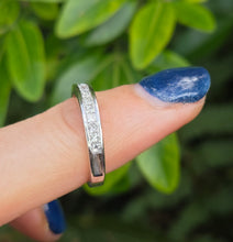 Cargar imagen en el visor de la galería, 1988 Vintage: 18ct White Gold 12 Princess Cut Natural Sparkling Diamonds Half-Eternity/Stacker Ring
